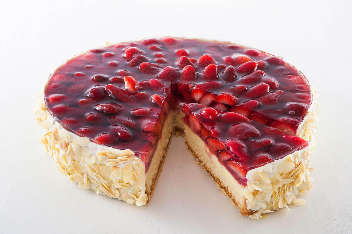 Erdbeer-Biskuit Torte | Kuchen macht glücklich | Online Kuchenservice ...